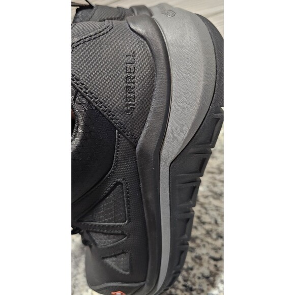 Athletic_Shoes